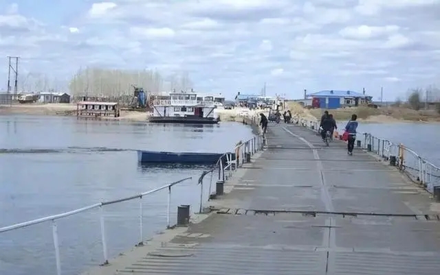 浮橋浮民生，拆橋傷人心